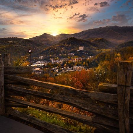 Rock Of Ages, Hot Tub, Game Room, Wifi, 1089 Free Tickets Each Paid Day, Dollywood And More Pigeon Forge Dış mekan fotoğraf