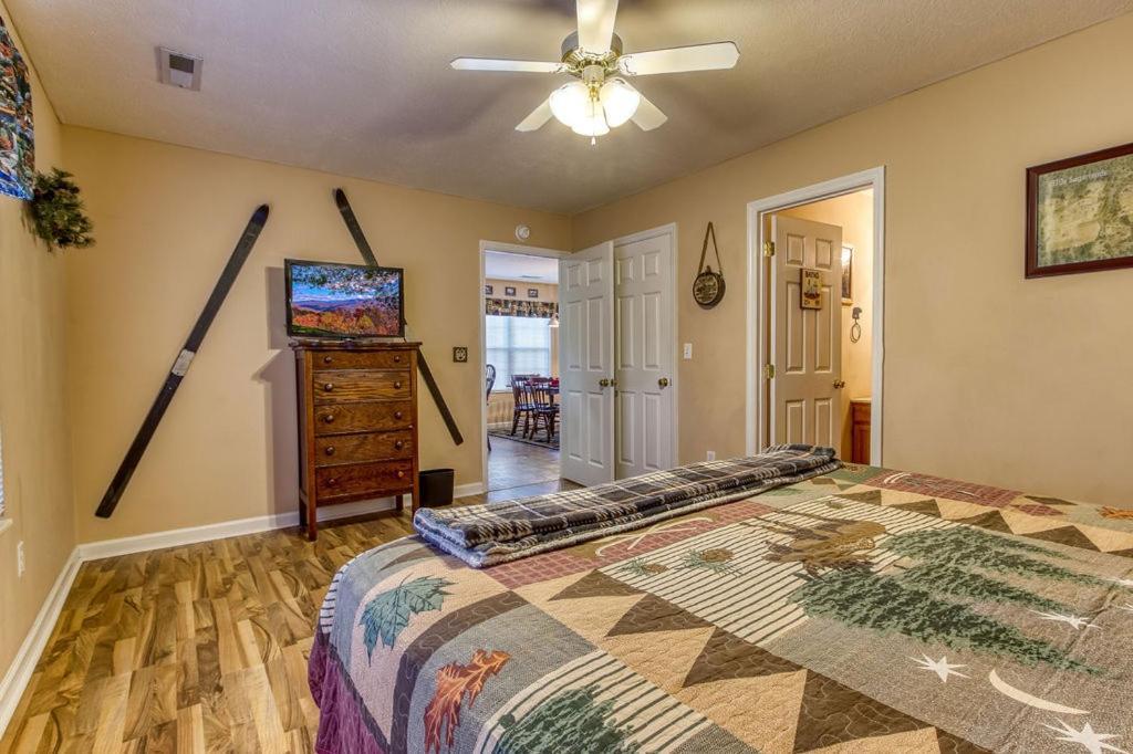 Rock Of Ages, Hot Tub, Game Room, Wifi, 1089 Free Tickets Each Paid Day, Dollywood And More Pigeon Forge Dış mekan fotoğraf