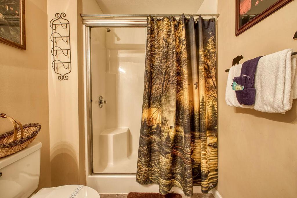 Rock Of Ages, Hot Tub, Game Room, Wifi, 1089 Free Tickets Each Paid Day, Dollywood And More Pigeon Forge Dış mekan fotoğraf