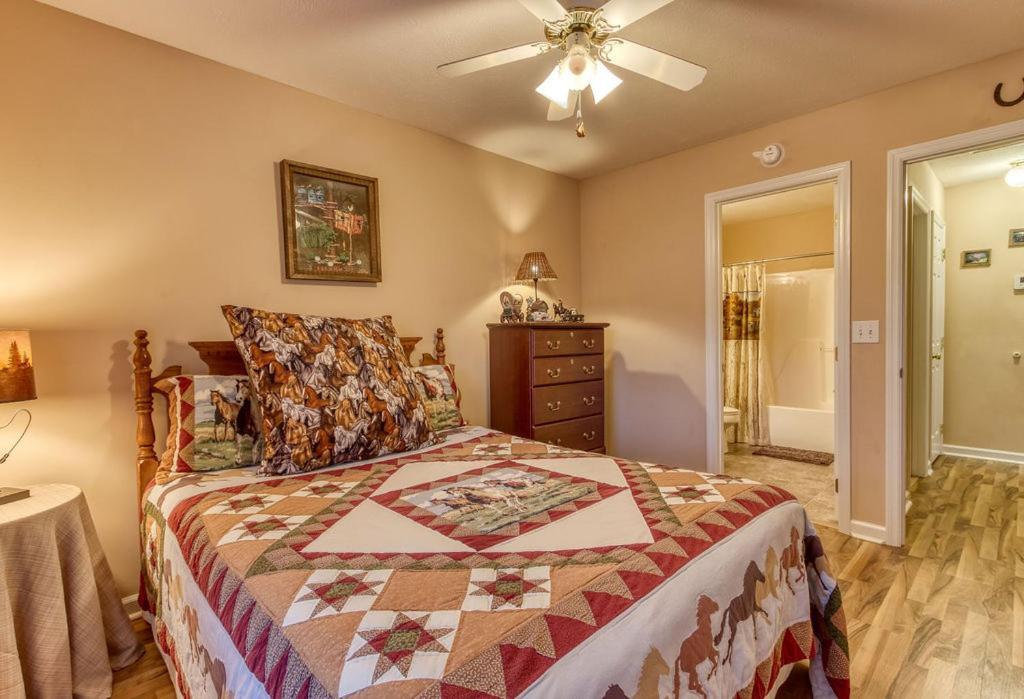 Rock Of Ages, Hot Tub, Game Room, Wifi, 1089 Free Tickets Each Paid Day, Dollywood And More Pigeon Forge Dış mekan fotoğraf