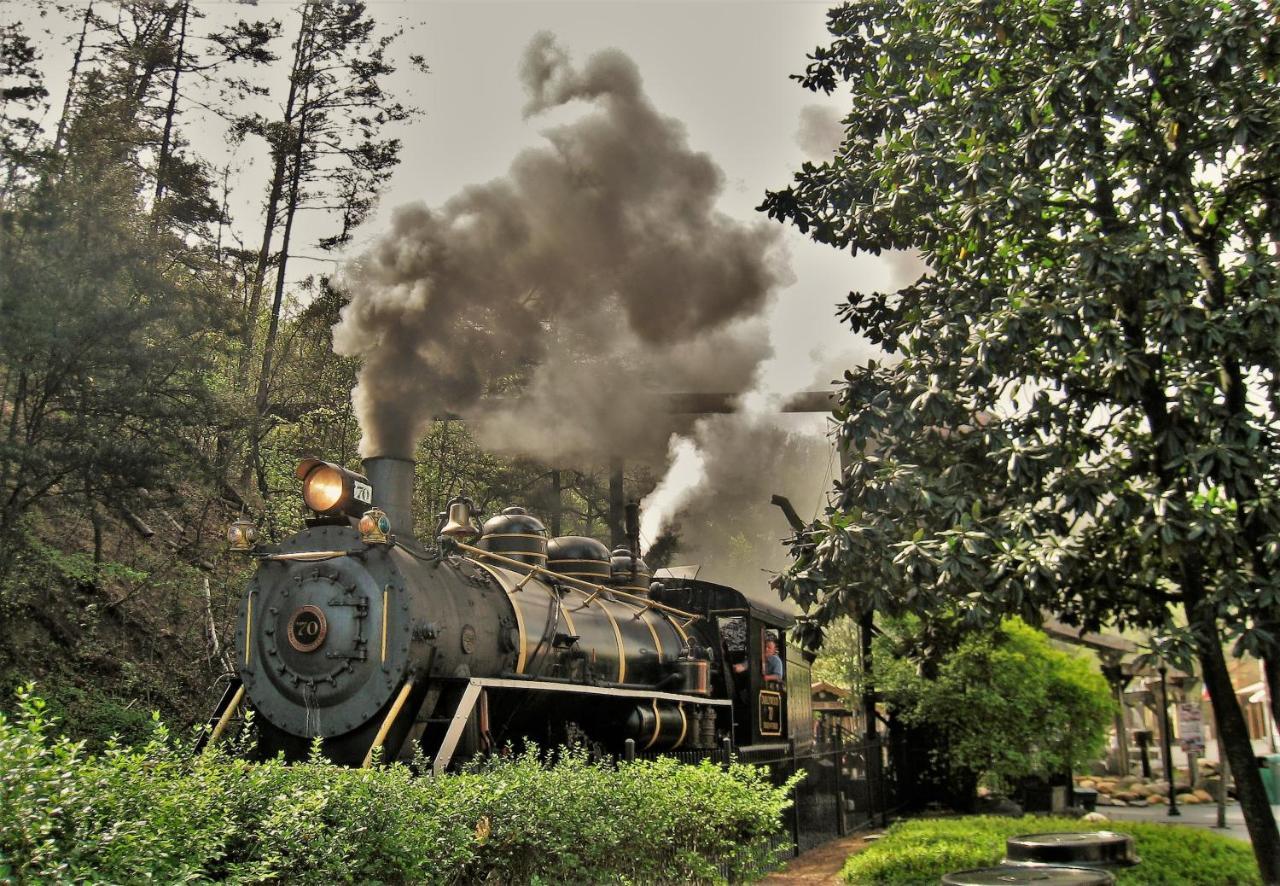 Rock Of Ages, Hot Tub, Game Room, Wifi, 1089 Free Tickets Each Paid Day, Dollywood And More Pigeon Forge Dış mekan fotoğraf