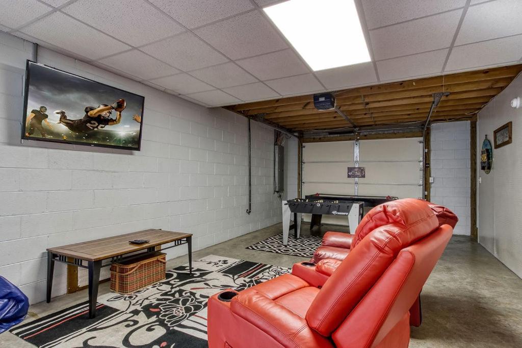 Rock Of Ages, Hot Tub, Game Room, Wifi, 1089 Free Tickets Each Paid Day, Dollywood And More Pigeon Forge Oda fotoğraf